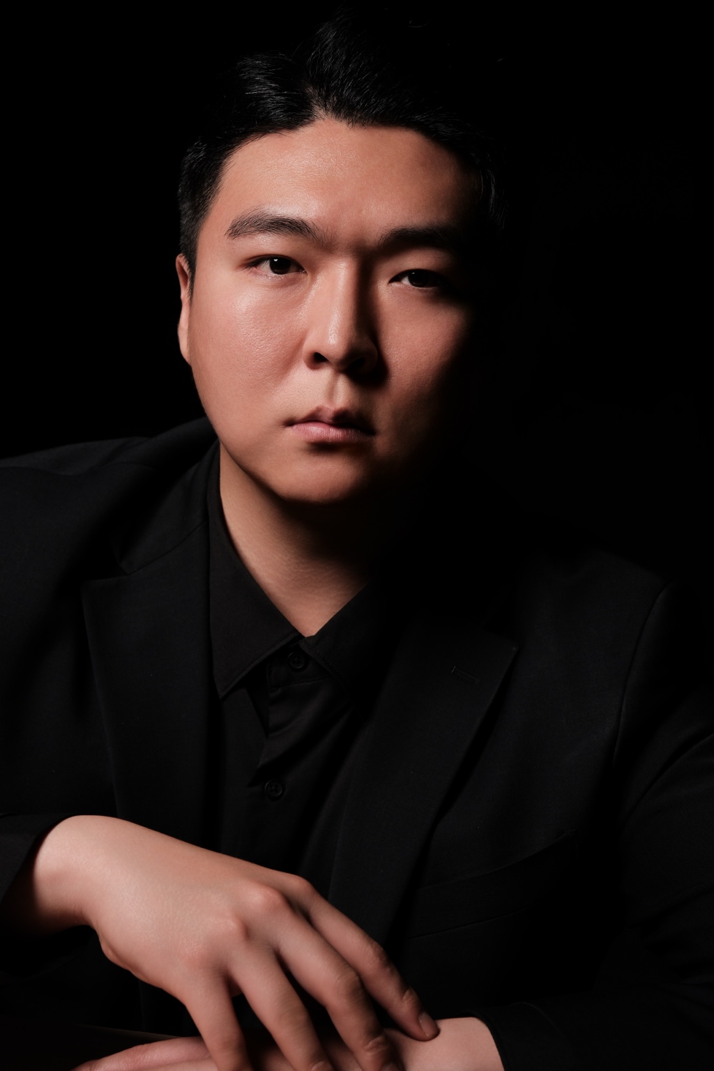 Portrait of bass Stephano Park